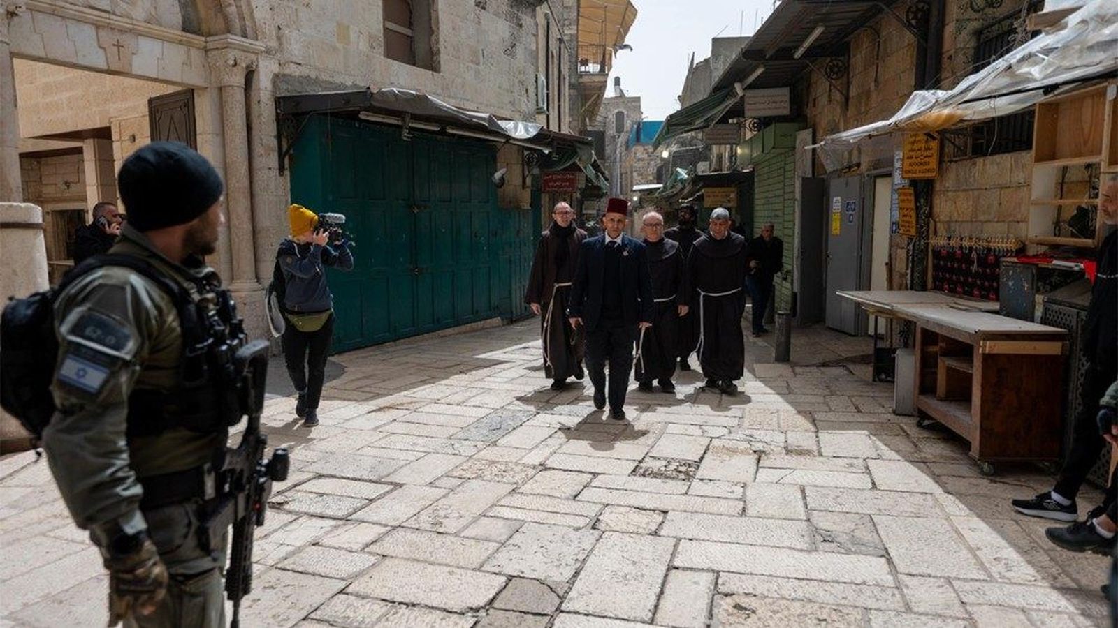 Diez frailes en el Vía Crucis de Jerusalén