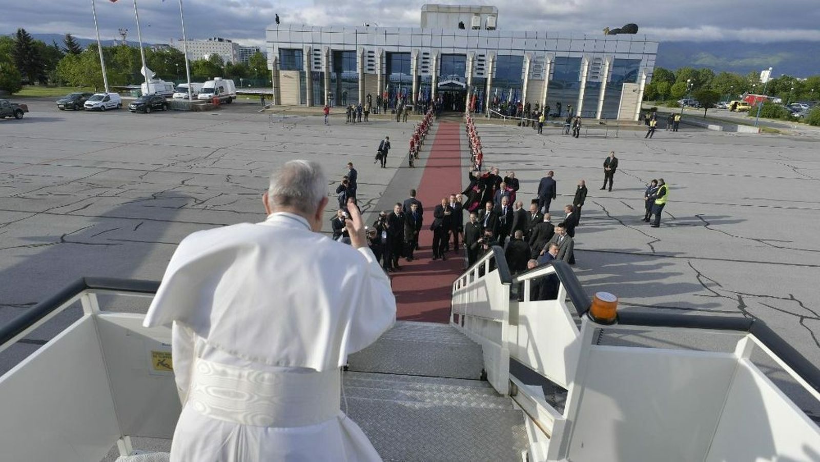 El Papa se despide de Bulgaria