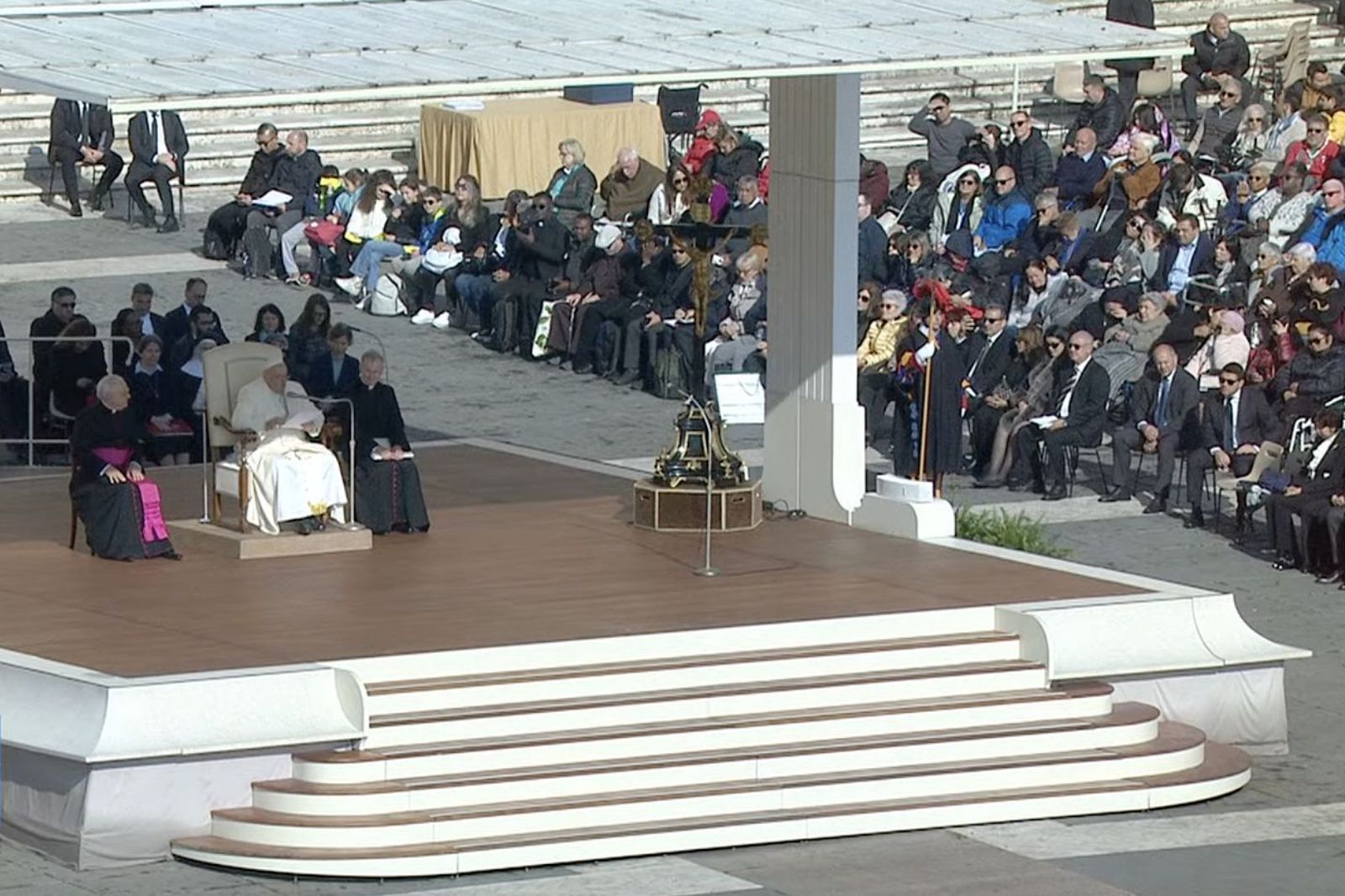 El Papa, durante la catequesis