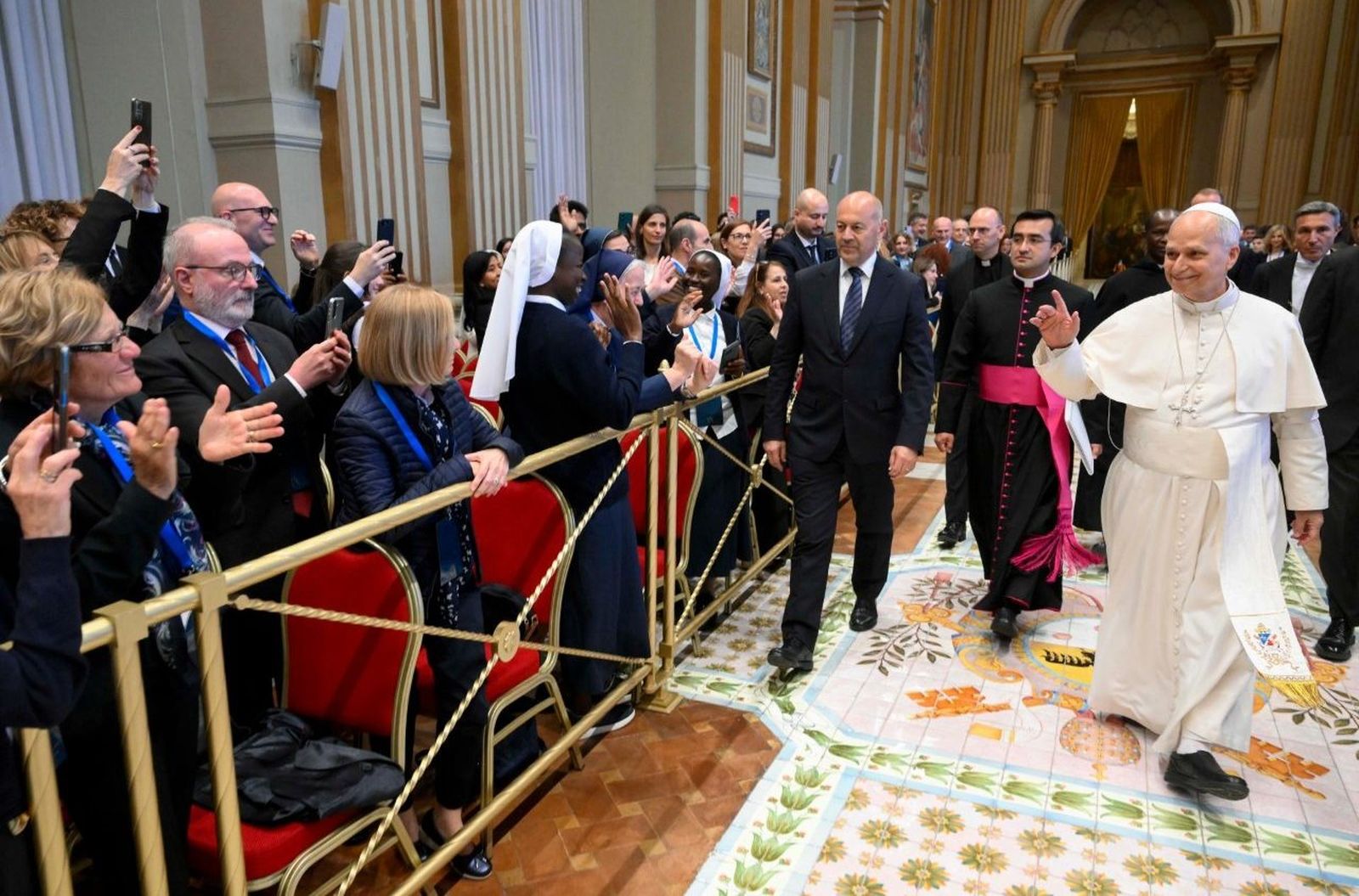 El Papa, con los trabajadores de la CEI