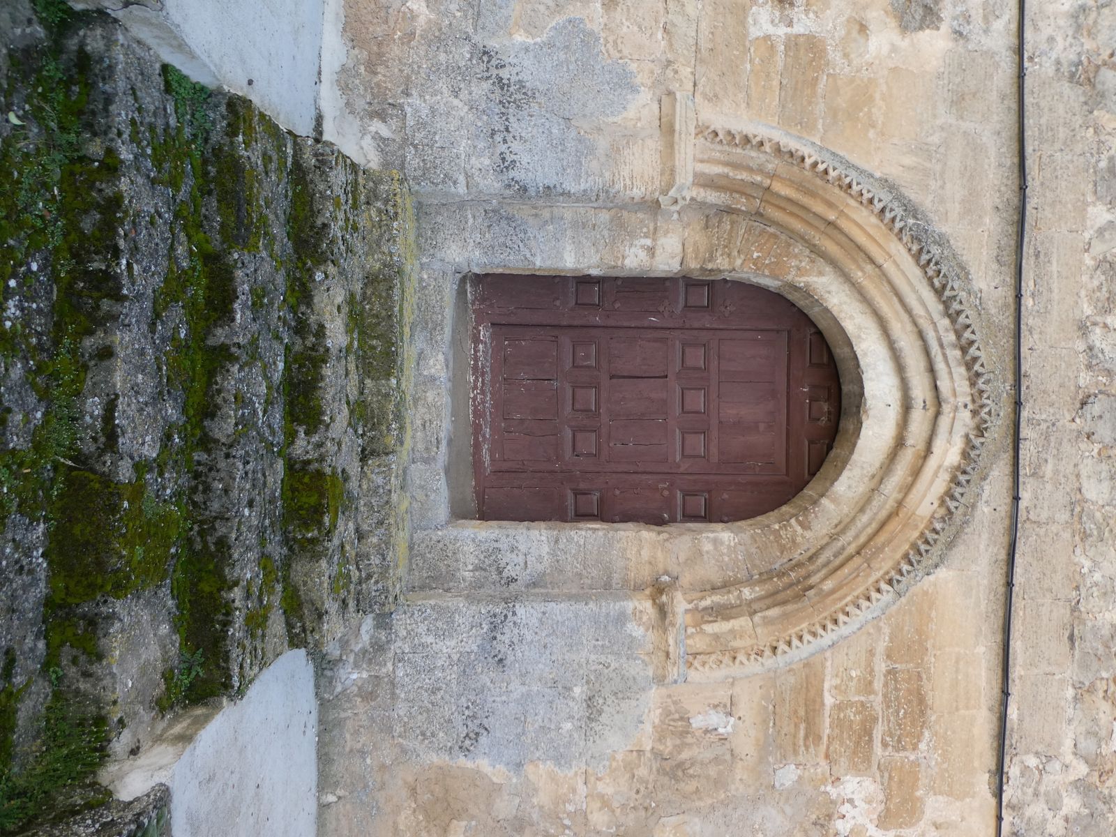portada romanica la frontera