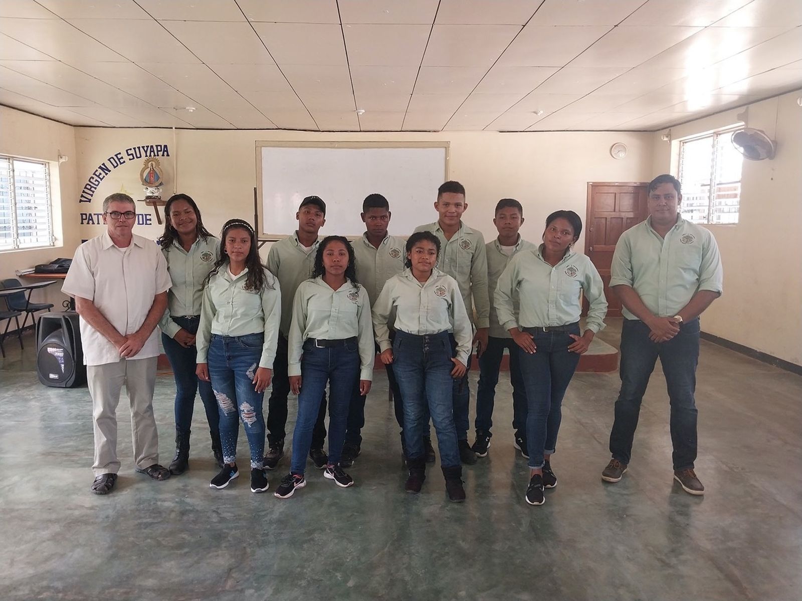 Equipo de la emisora Kupia Kumi