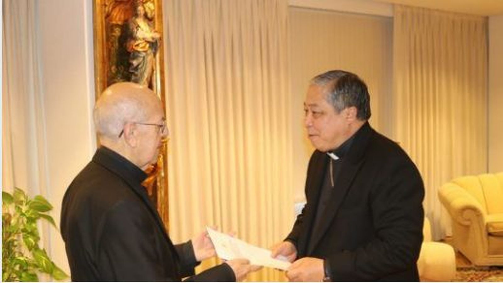 Blázquez y el Nuncio Auza