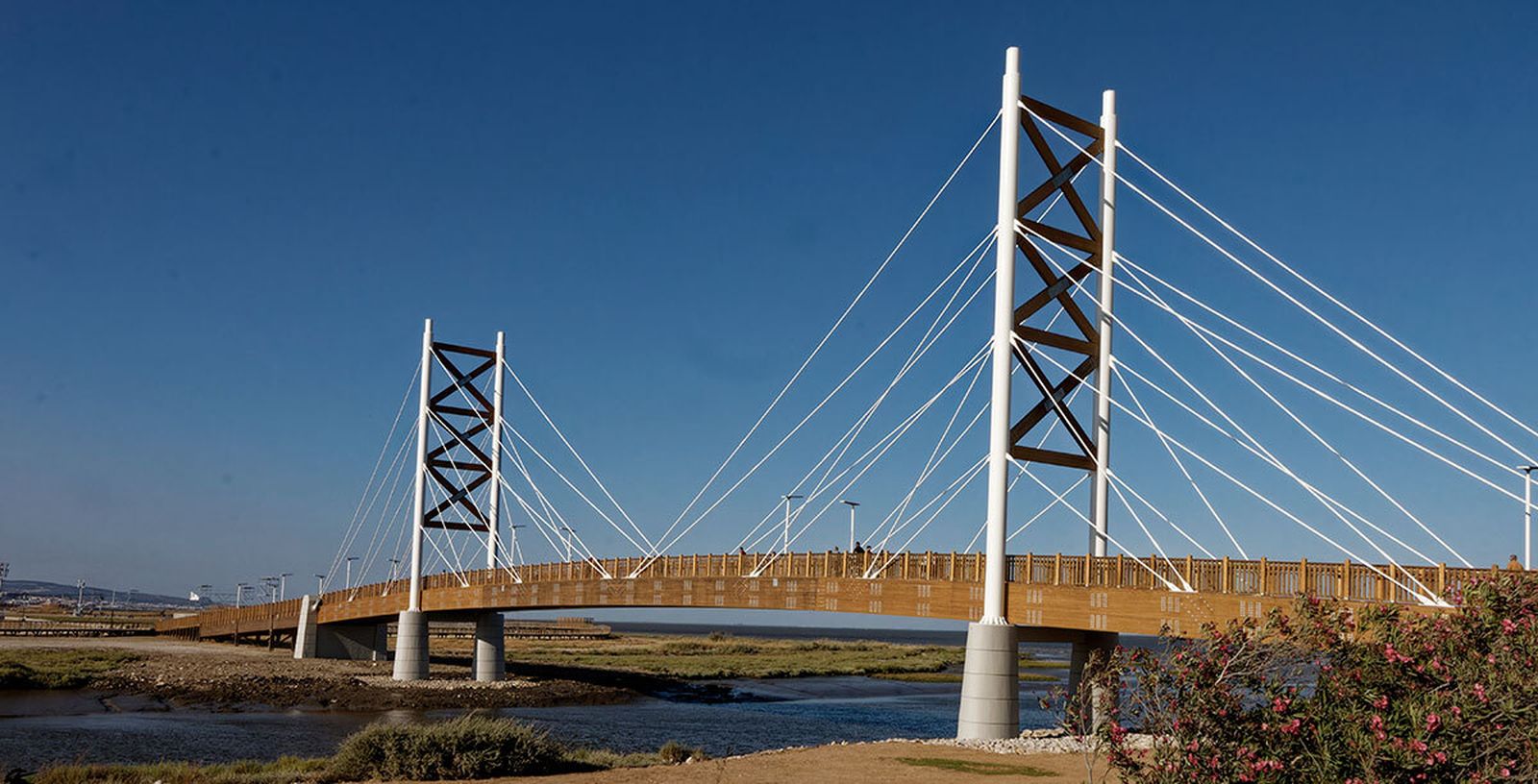 El polémico puente de Lisboa