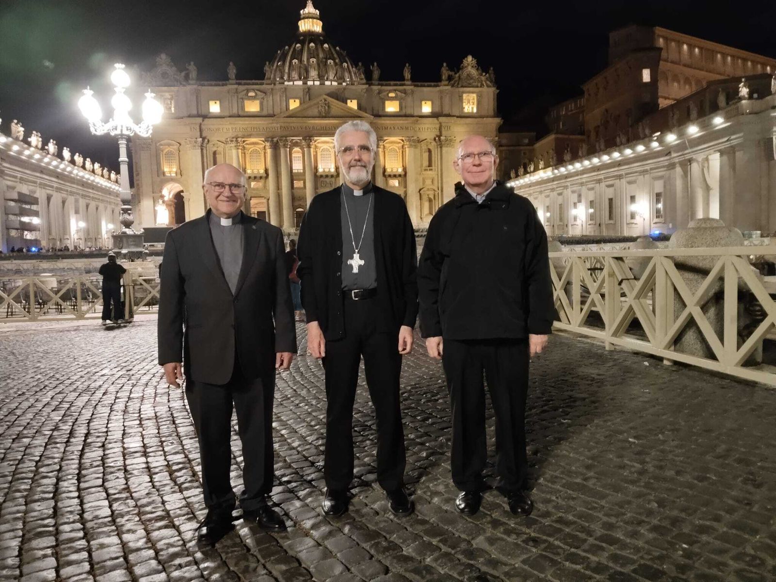 Domingo Amigo, con monseñor Luis Marín y el P. Ángel Camino