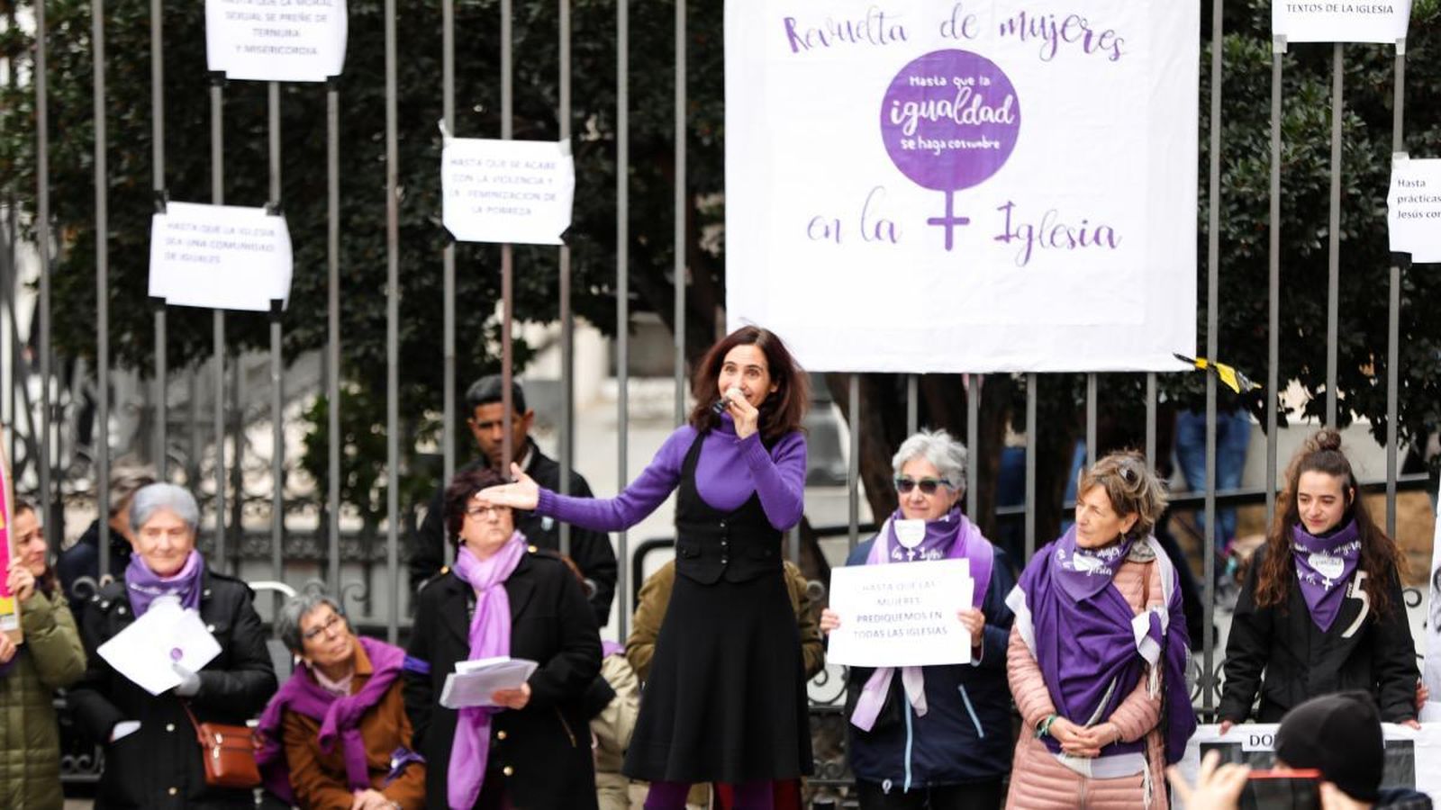 Concentración mujeres católicas