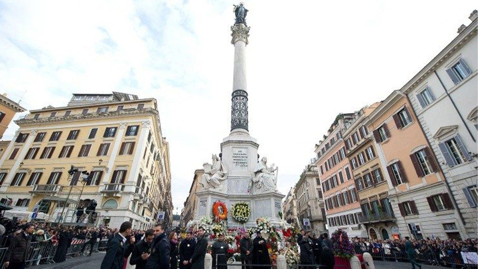 La imagen de la Inmaculada en plaza romana