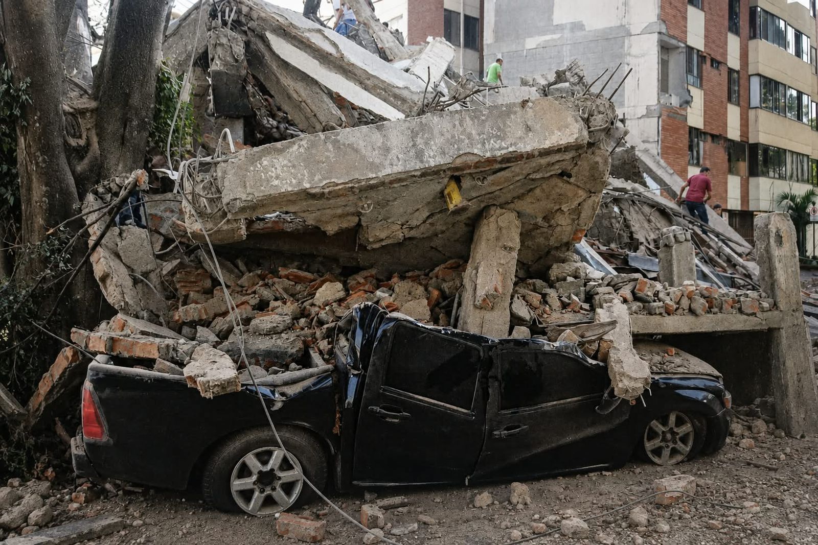 destrucción causada por el terremoto del 10 de agosto