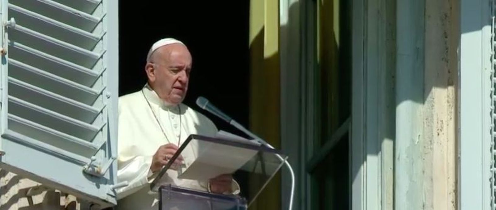 Francisco, durante el rezo del Angelus