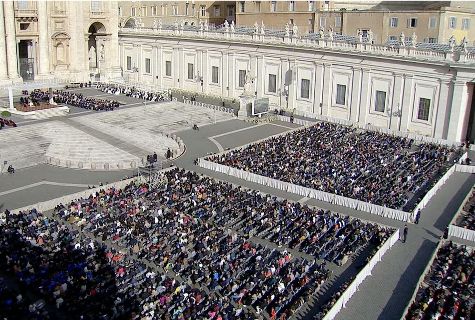 La plaza de san Pedro en la primera audiencia general en ella en este año 2024