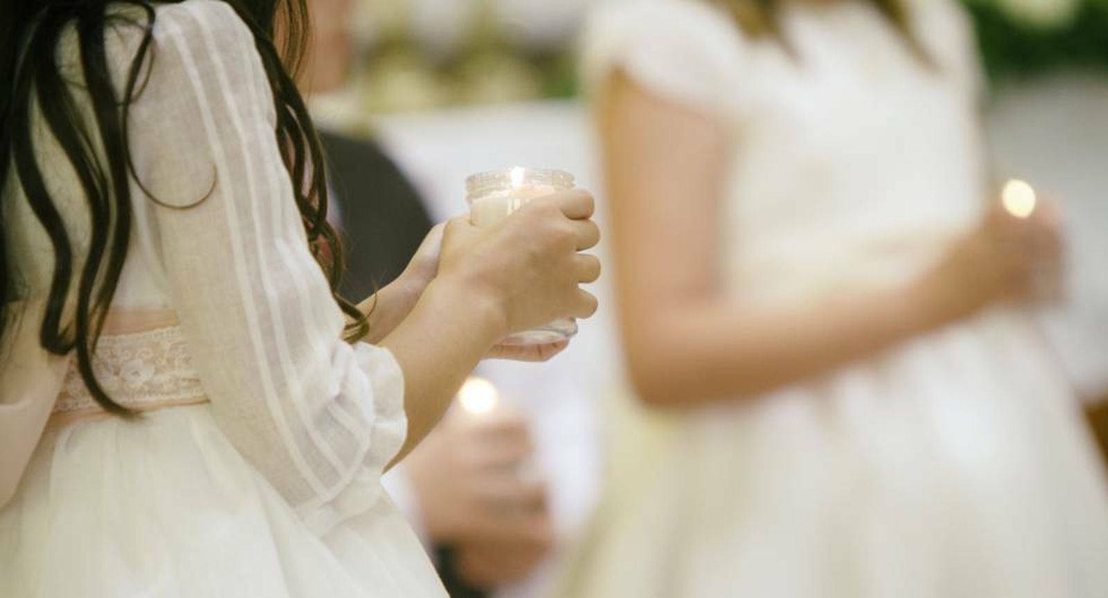 Niñas en su primera comunión