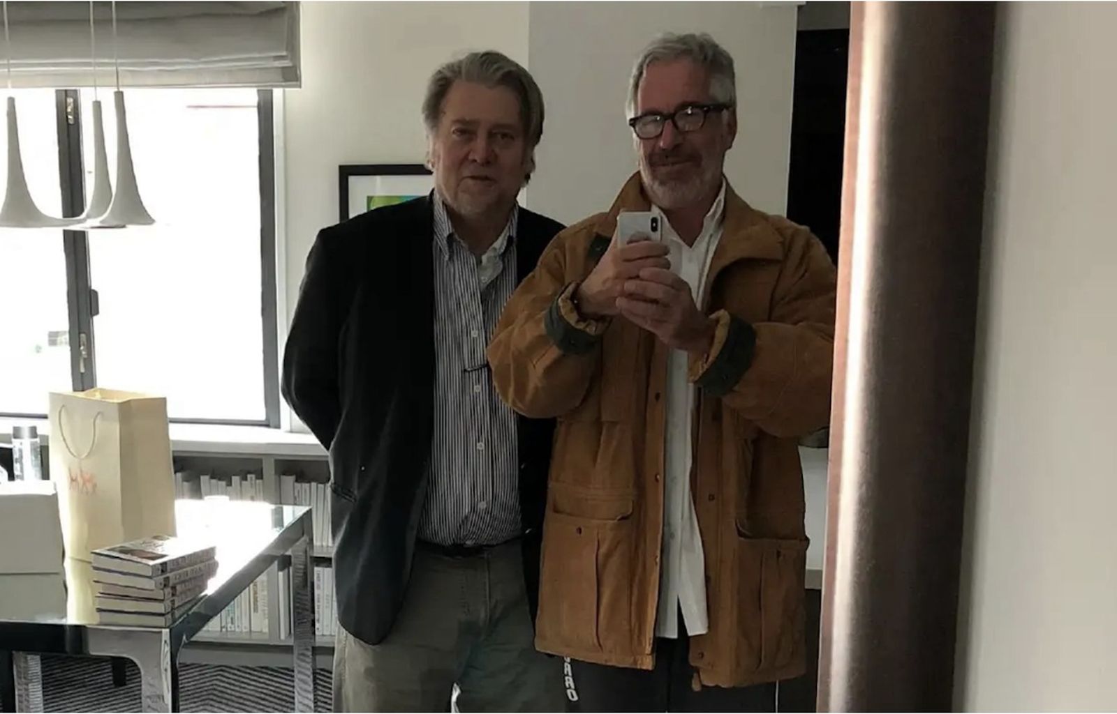 Steve Bannon y Jeffrey Epstein