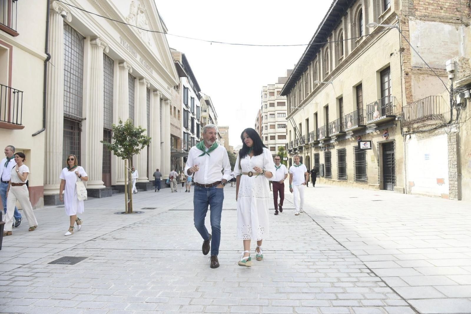 El presidente del Gobierno de Aragón, Jorge Azcón, y la alcaldesa de Huesca, Lorena Orduna