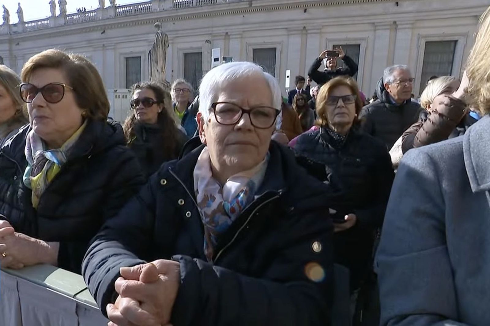 Fieles en la Plaza de San Pedro