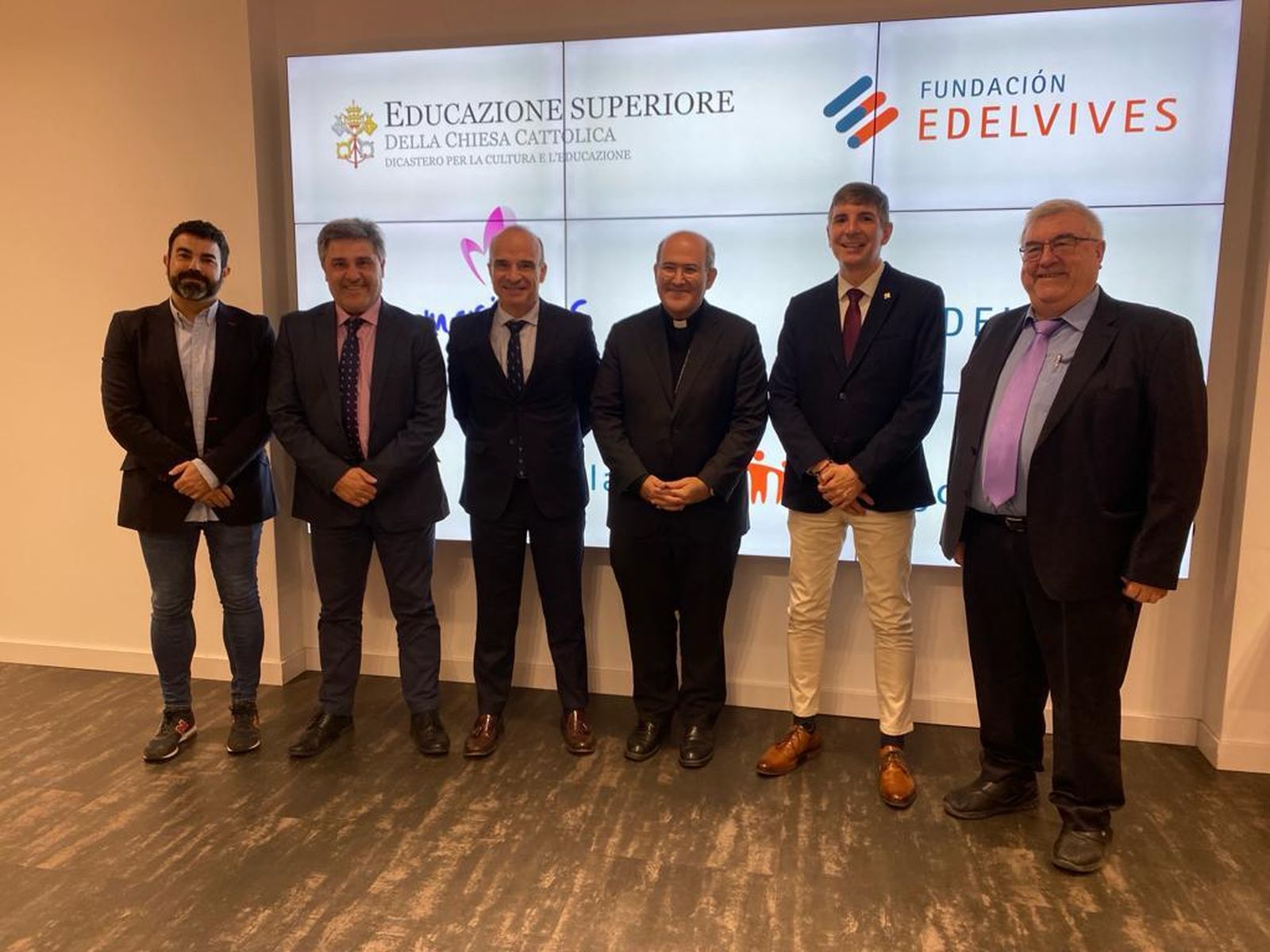 'Foto de familia' de Tolentino y la Fundación Edelvives