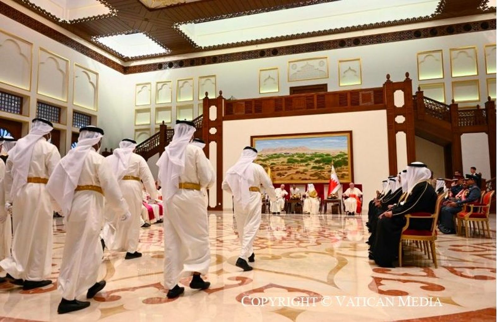 Bienvenida al papa en Bahrein