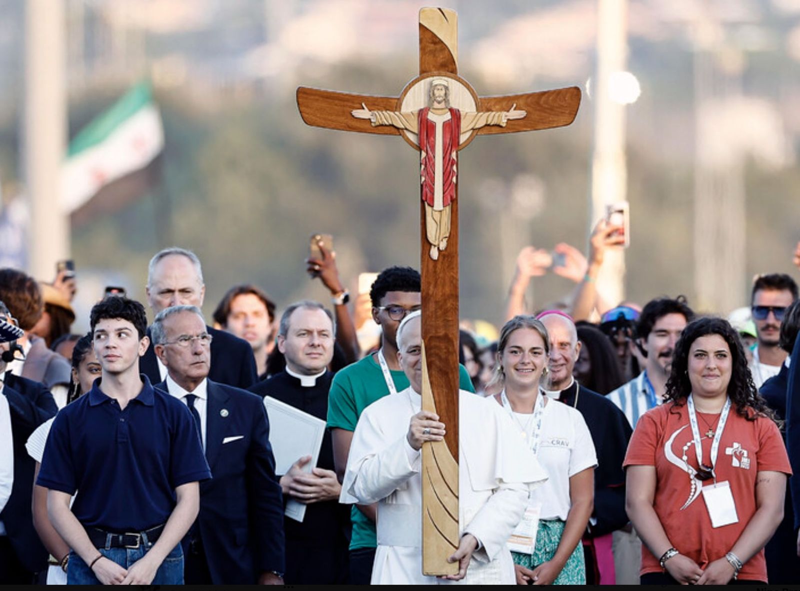 León y los jóvenes