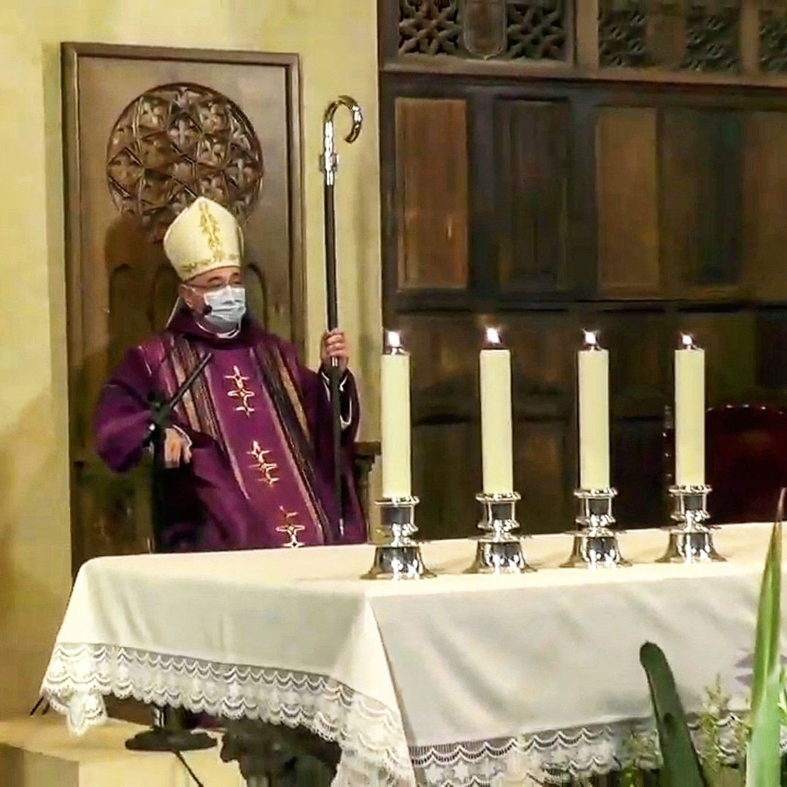 El nuevo obispo de León, en su sede