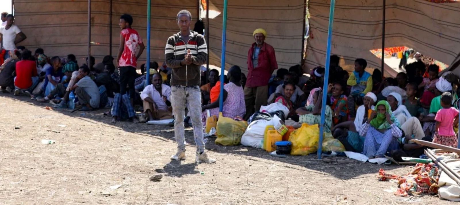 Refugiados del conflicto en un campamento de frontera