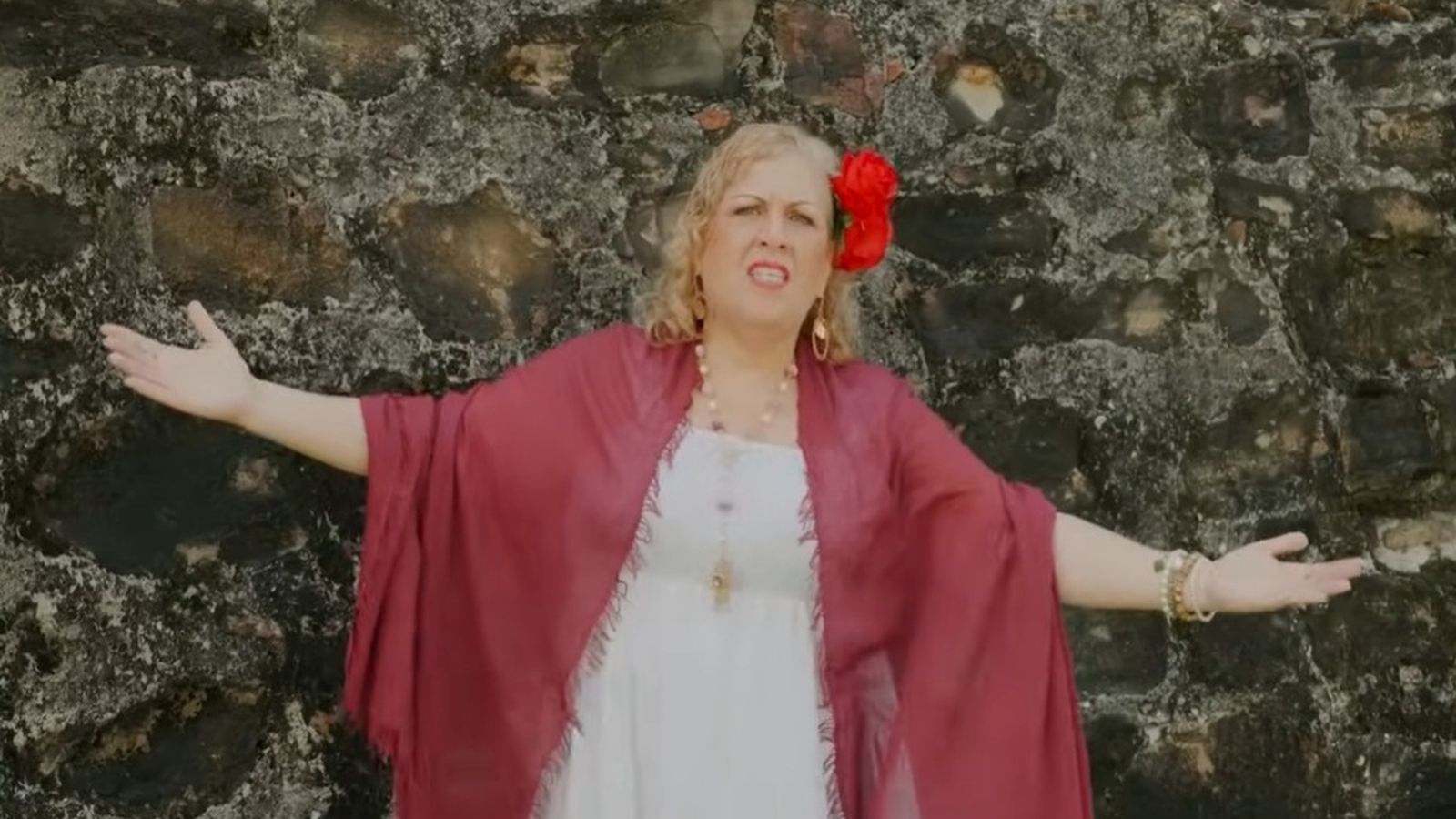 Ana de Watts lleva más de una década de servicio a la Iglesia