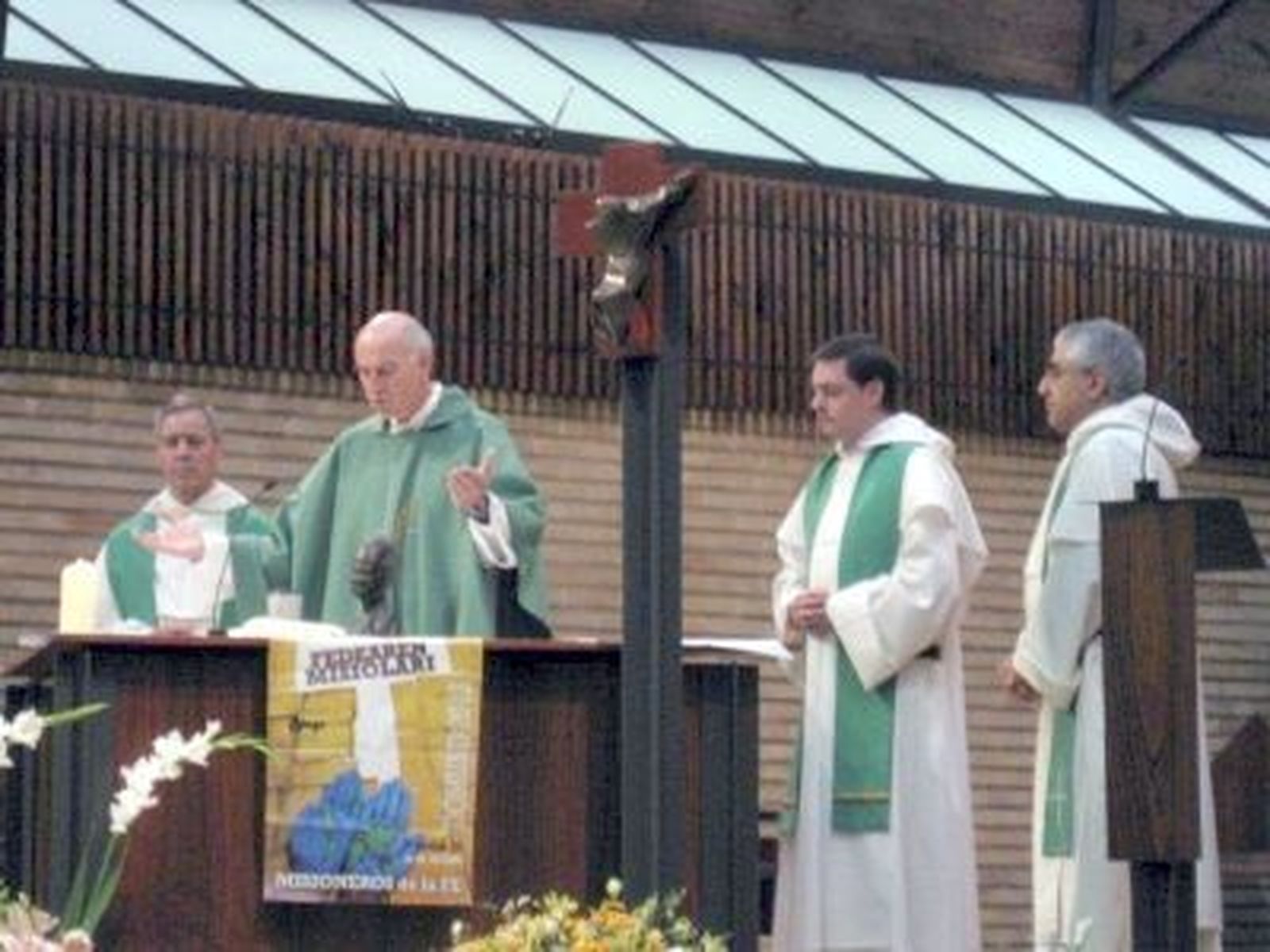 Ejerció como Vicario de Ciudad en Vitoria hasta que sufrió una trombosis