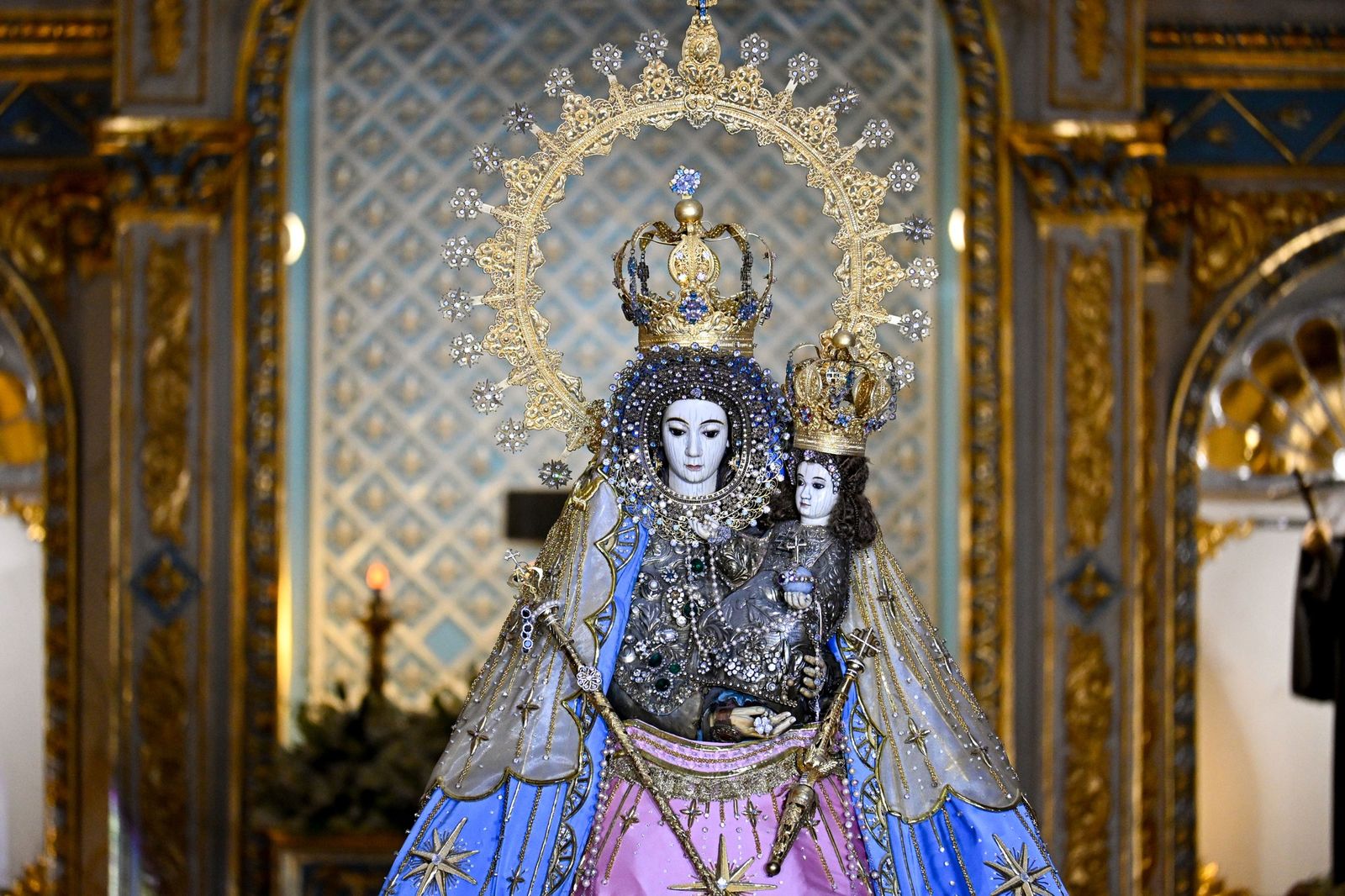La Virgen del Rosario de Manaoag, Pangasinán, Filipinas nos llama a todos