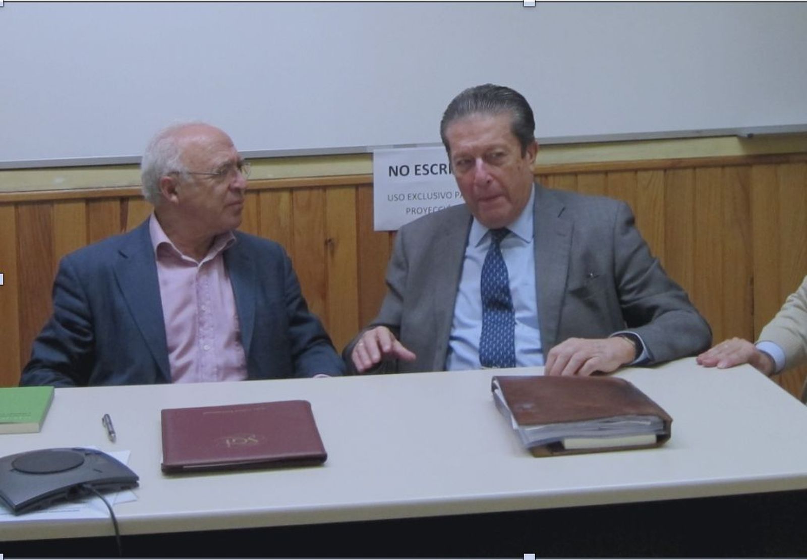 Mayor Zaragoza, con el autor, en un acto en Logroño