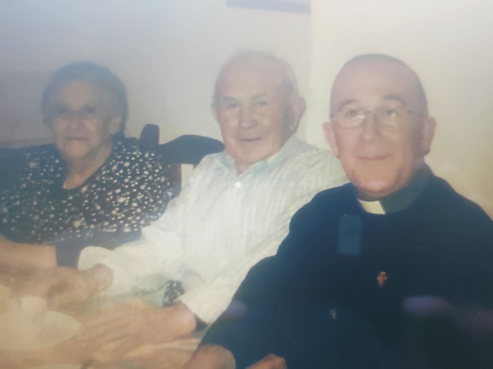 José María Avendaño, con sus padres