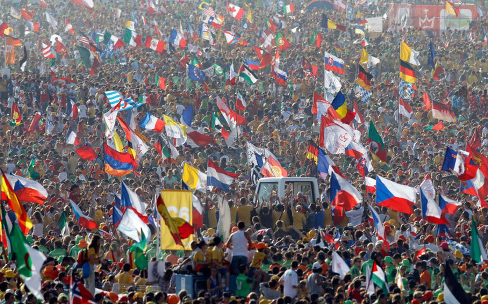 Cientos de miles de jóvenes, con Benedicto XVI en la JMJ de Madrid 2011