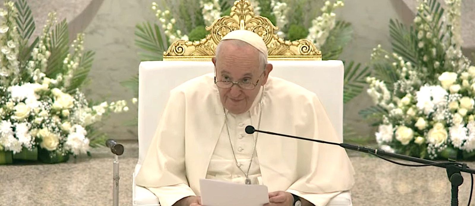 El Papa, en la iglesia de Baharein