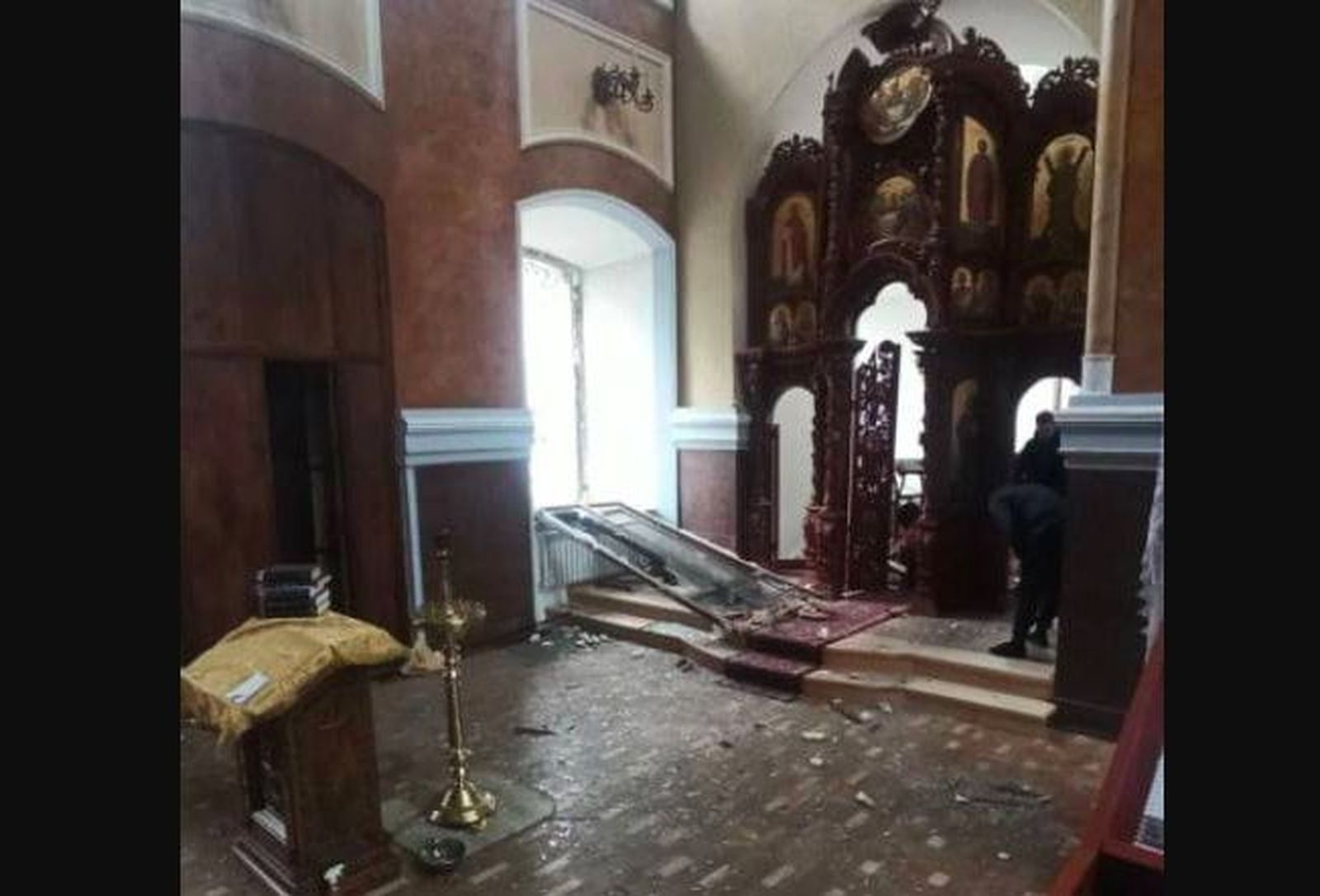 Los bombardeos rusos golpean la catedral de la Asunción de Jarkov