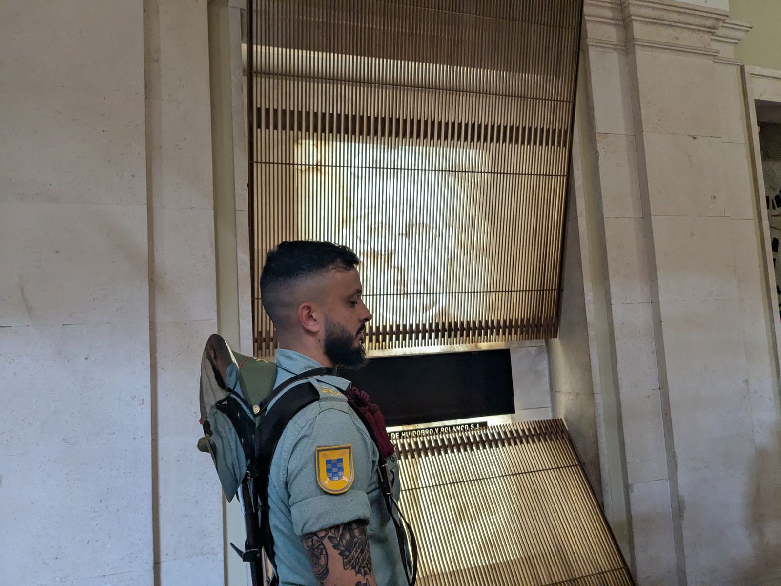 Los legionarios, con el padre Huidobro