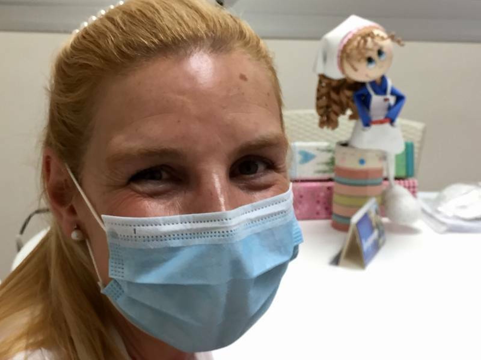 "Sonría con los ojos, por favor"