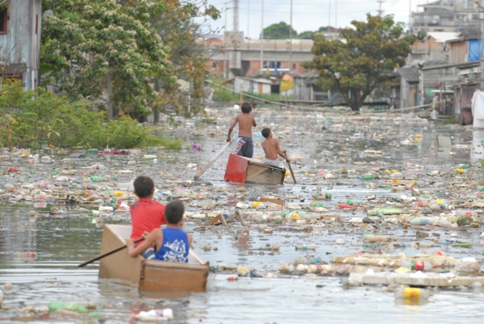 Contaminación en Manaos