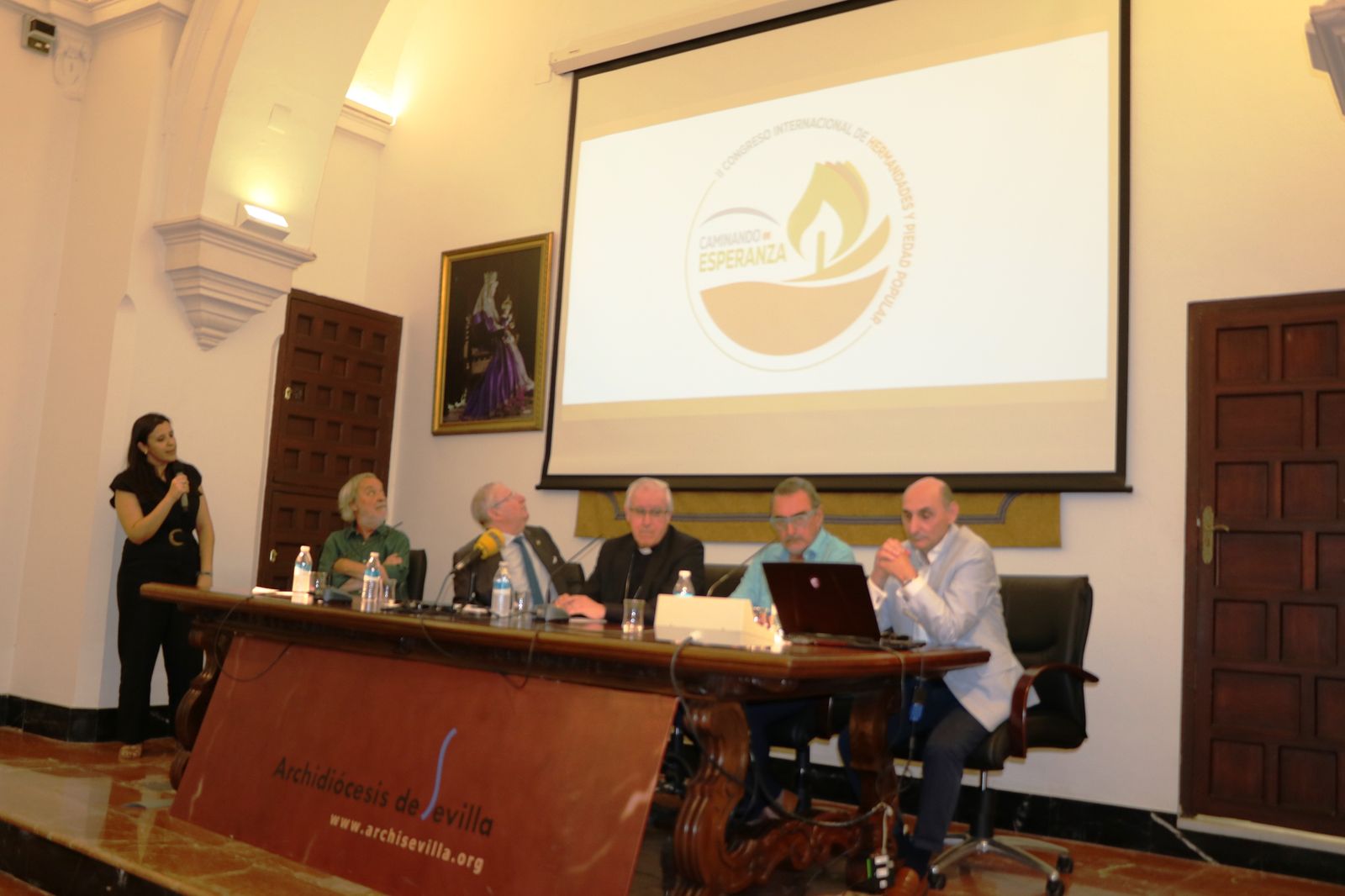 Presentación del cardtel del Congreso