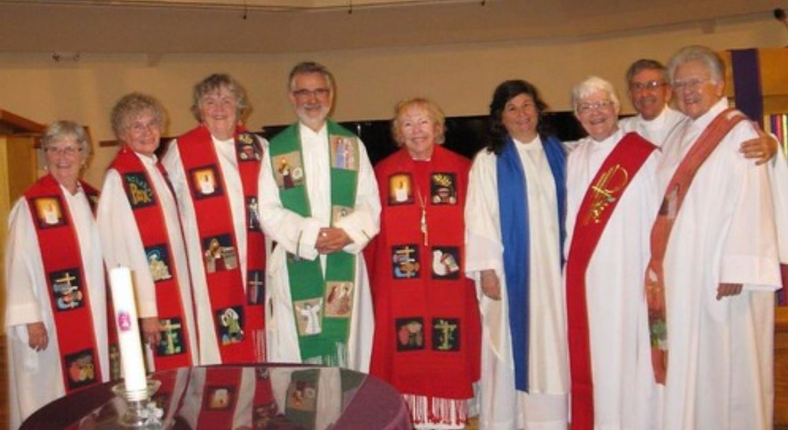 Presbíteras católicas  y Victorino Pérez