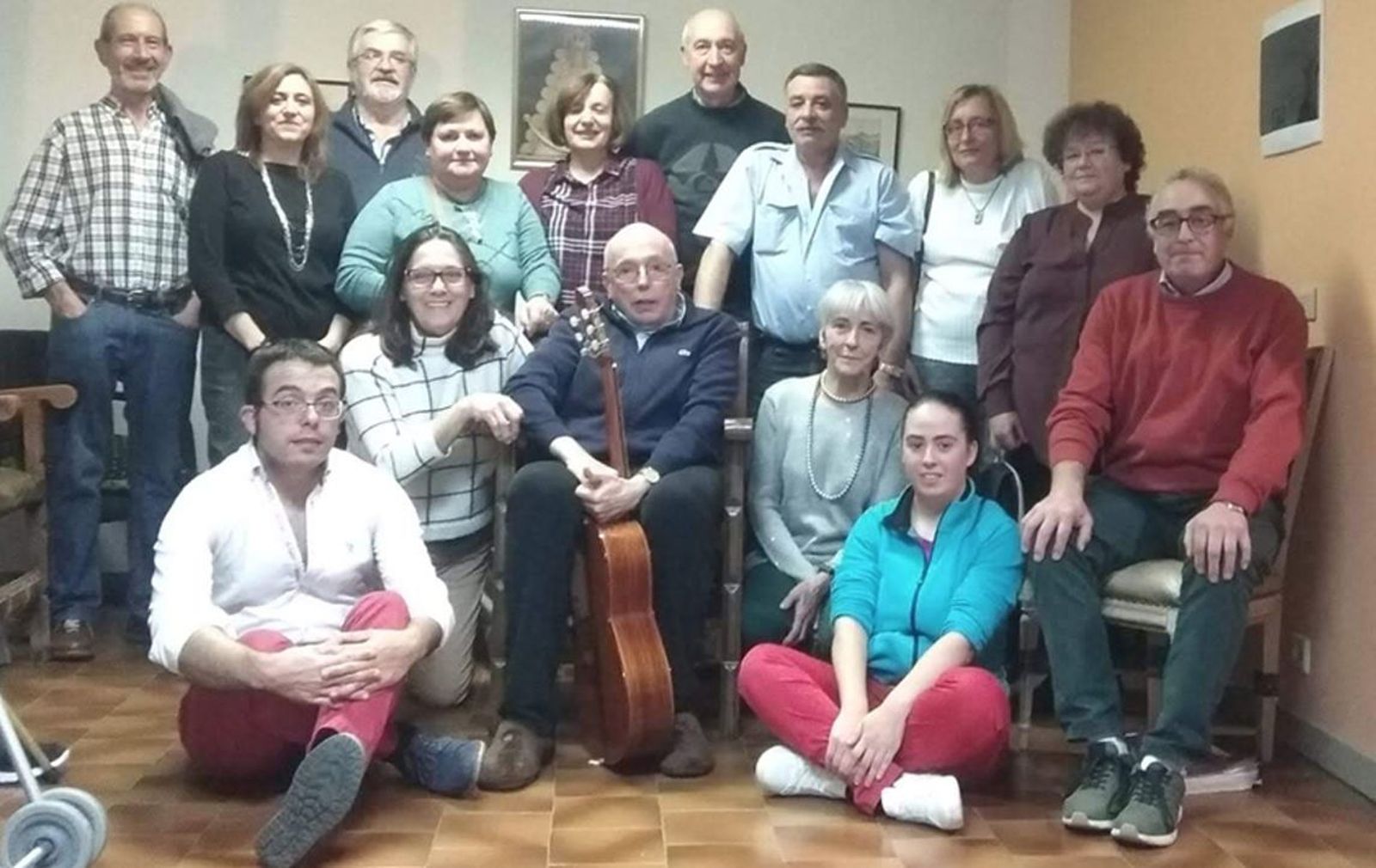 Bayona, visitado por un grupo en su residencia