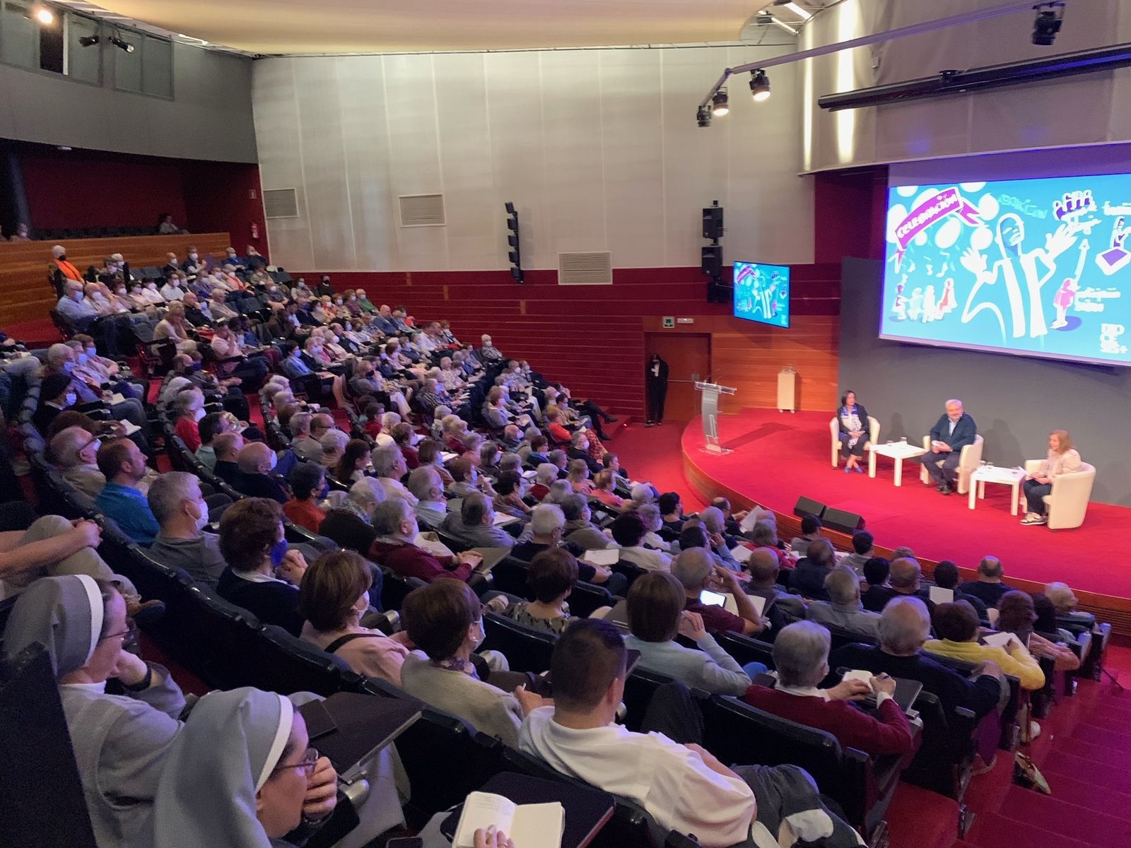 Vitoria recuerda su Asamblea Sinodal y hace(mos) balance