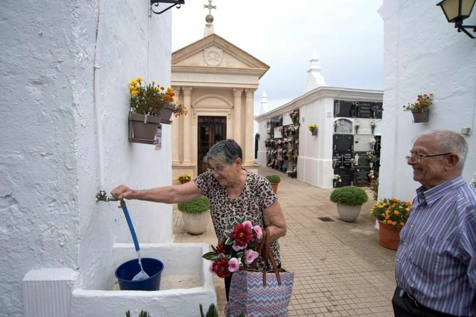 En el cementerio