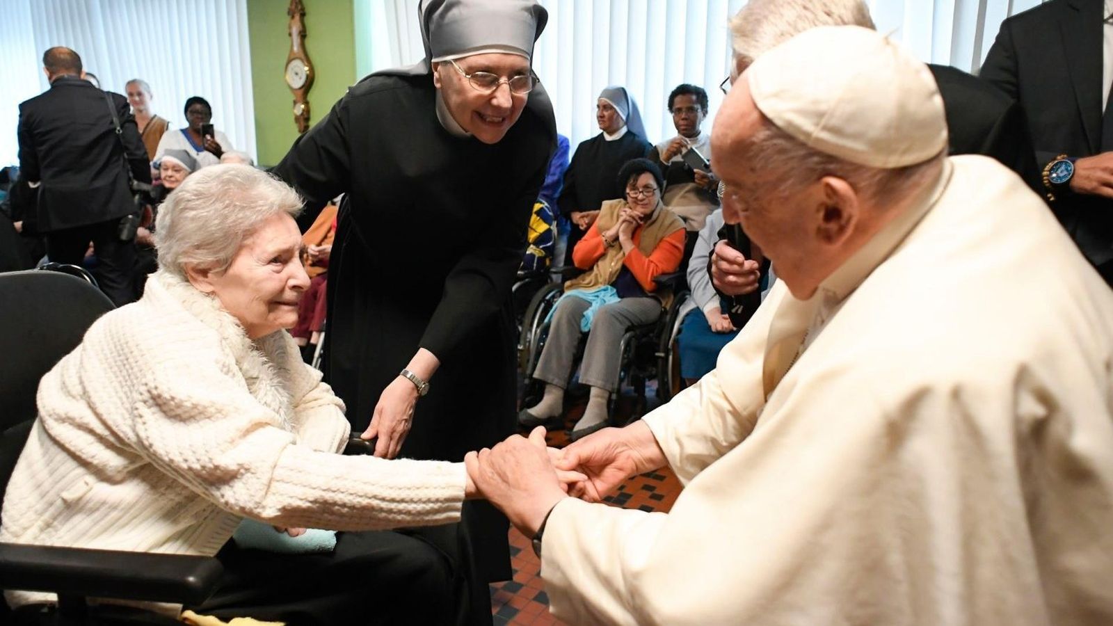 El Santo Padre visitó un Hogar de Ancianos en Bruselas