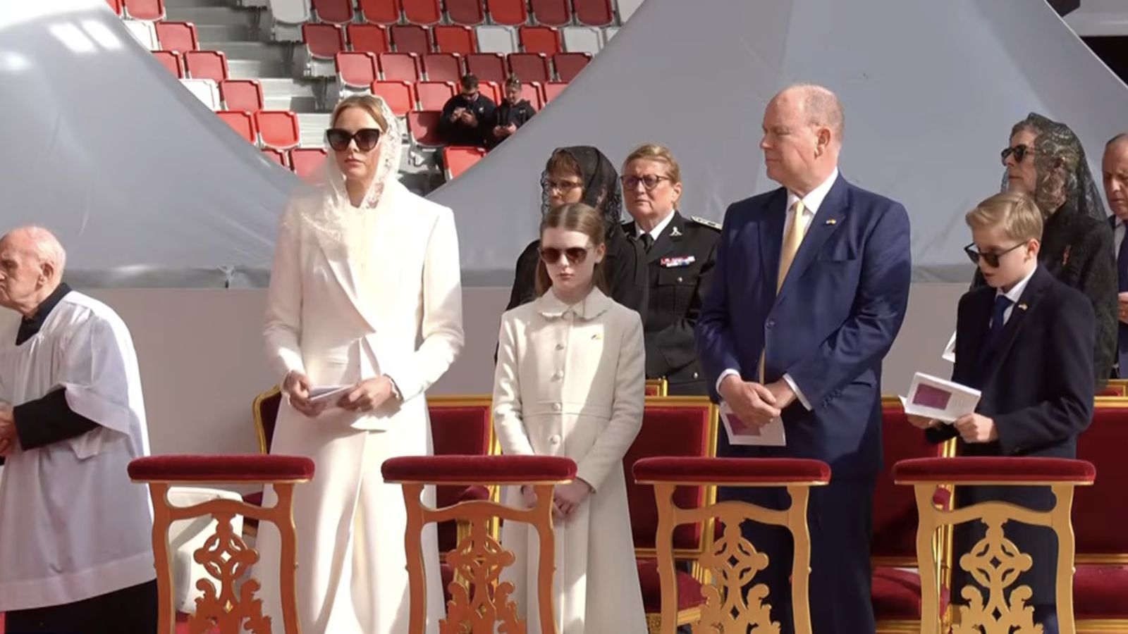 La familia real en misa en Mónaco