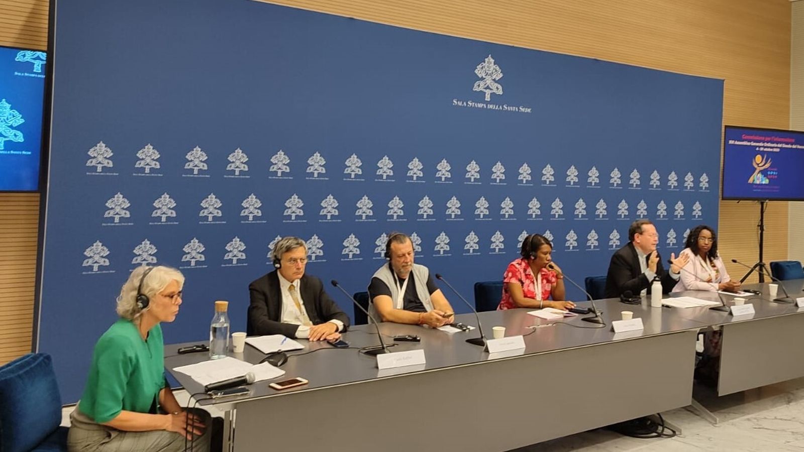 Rueda de Prensa del Sínodo de la Sinodalidad