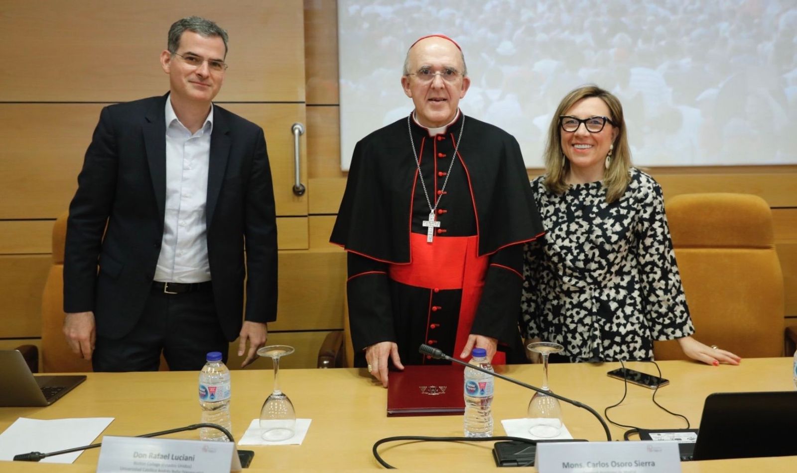 Rafael Luciani, Cardenal Osoro y María Teresa Compte, en la inauguración del seminario