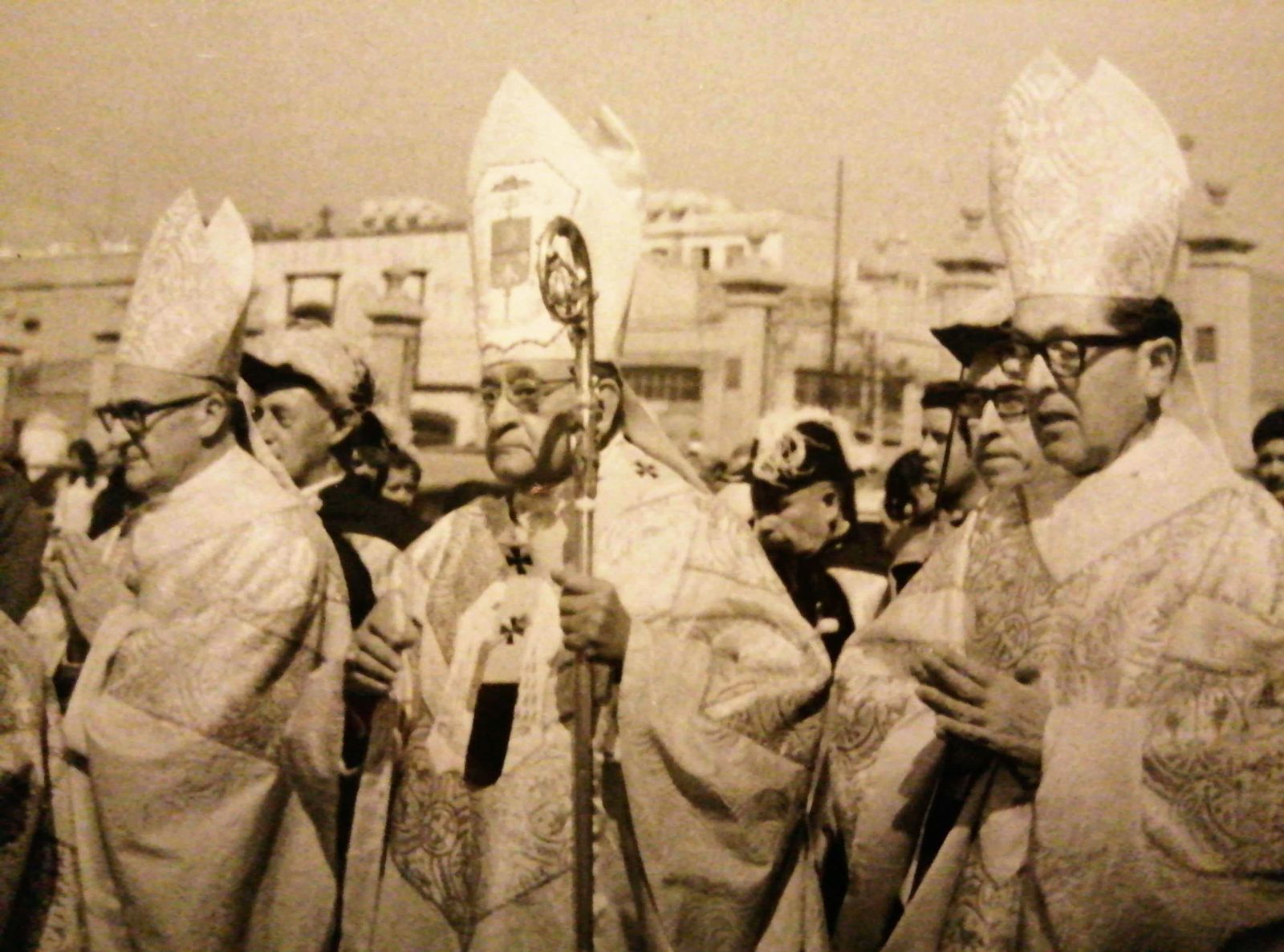 Cardenal Miranda y Abad Schulenburg. Magna eucaristía