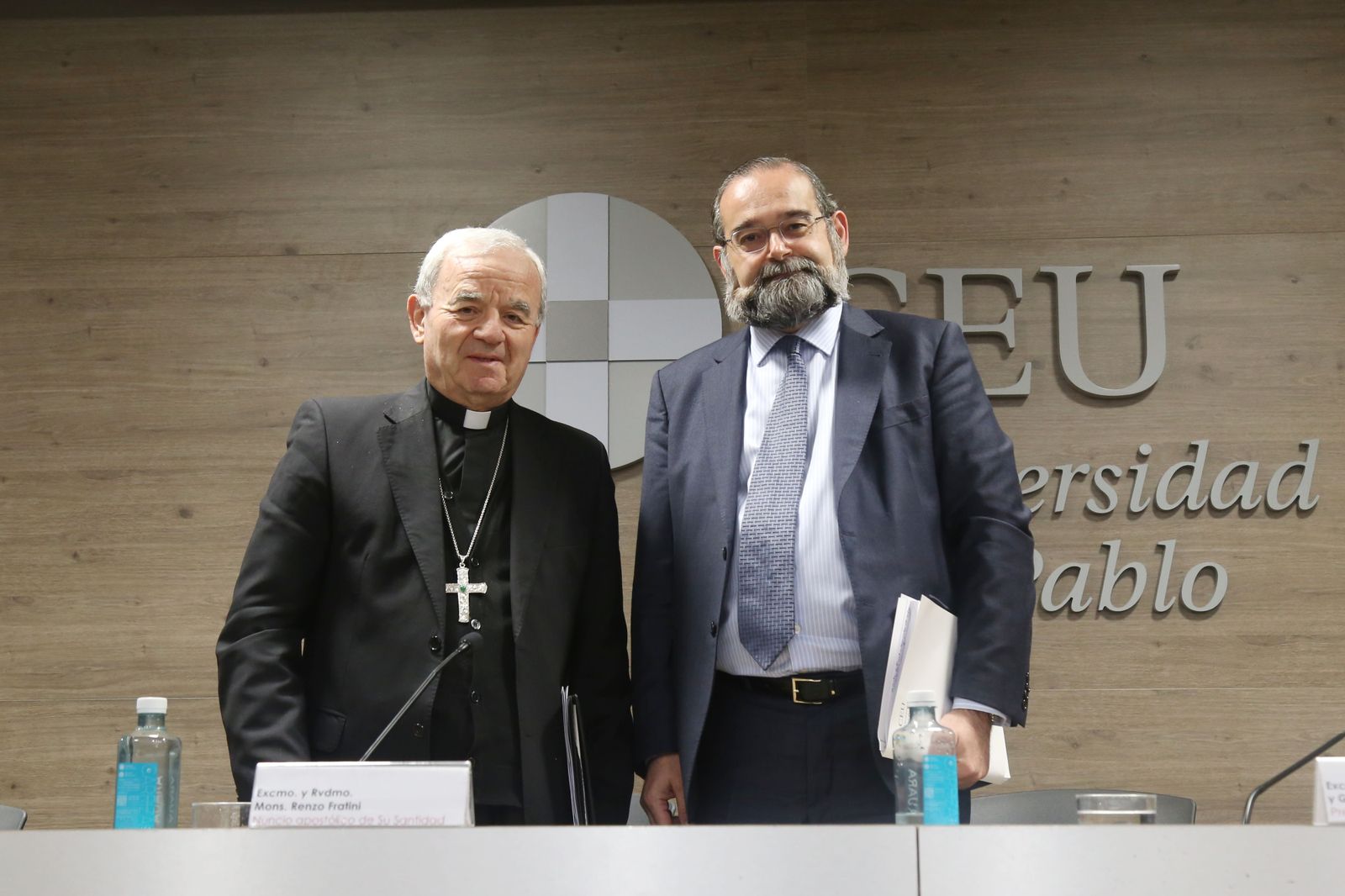 El Nuncio, Renzo Fratini, y el presidente de la ACdP, Bullón de Mendoza