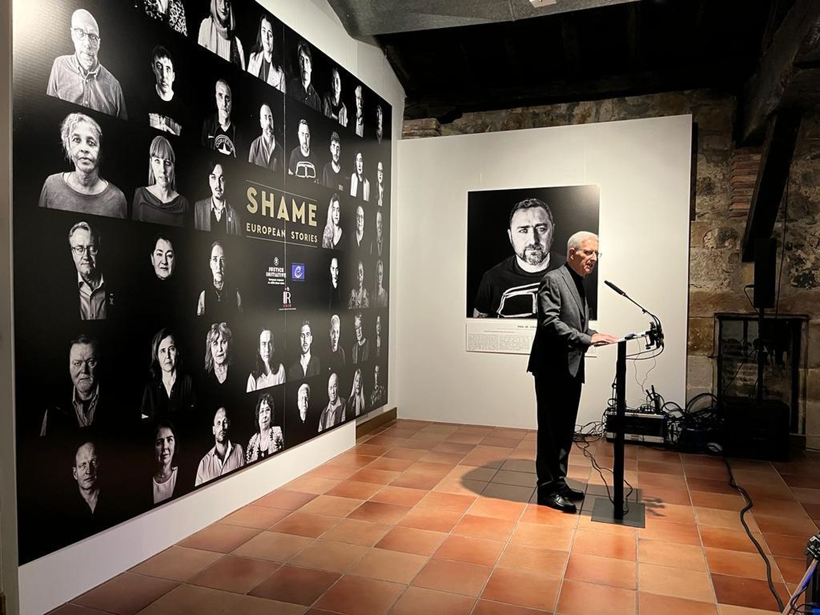 Kermán López, en la inauguración de la muestra