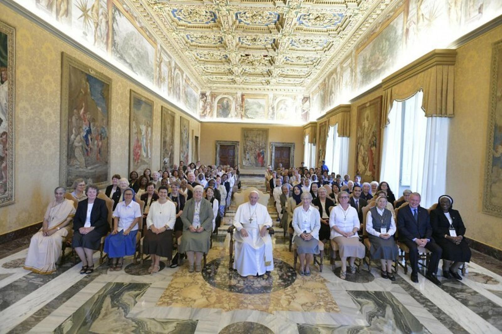 Audiencia del Papa con la red de religiosas anti-trata 'Talitha Kum'