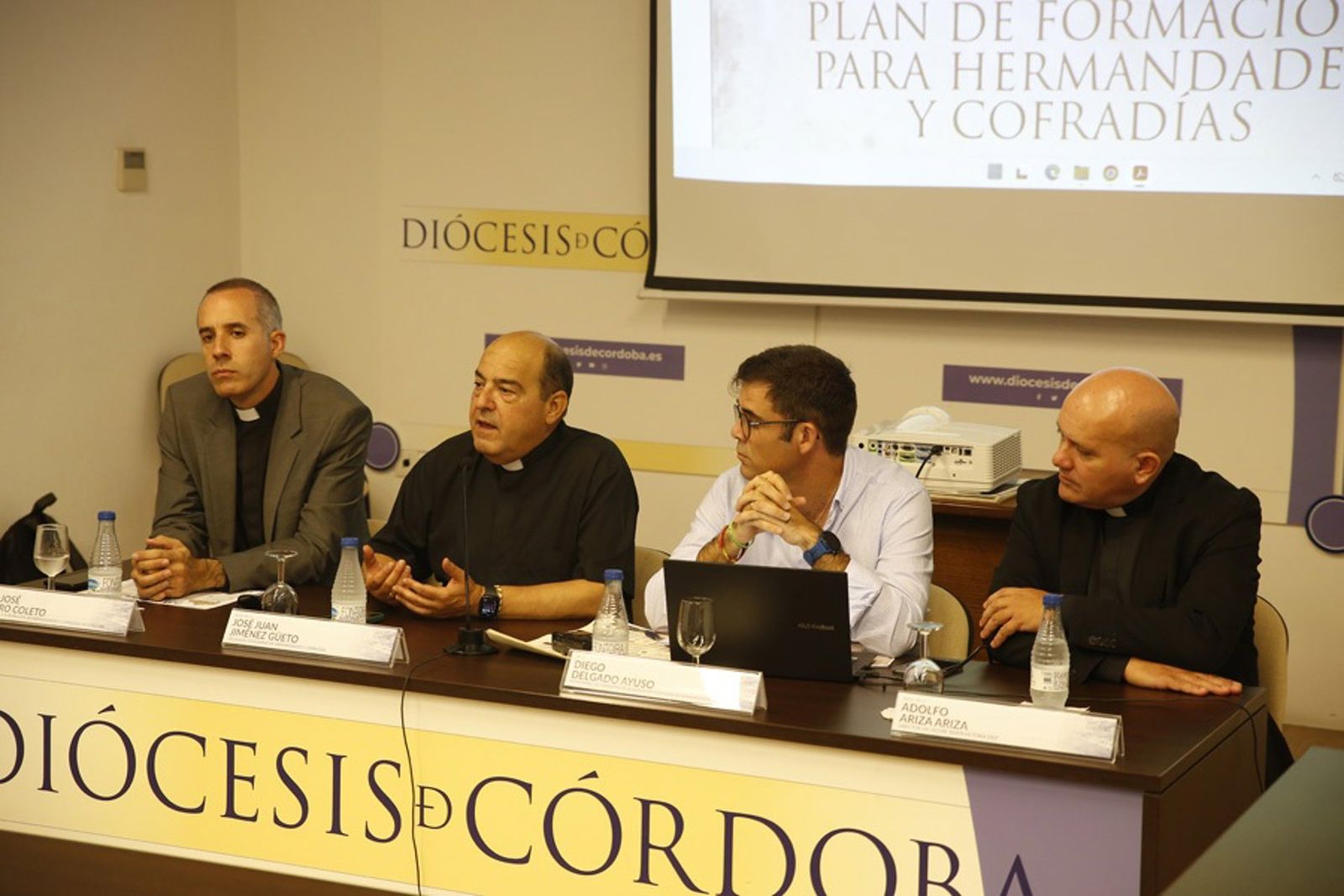 Jiménez Güeto interviene en la presentación del nuevo Plan de Formación para miembros de hermandades y cofradías.