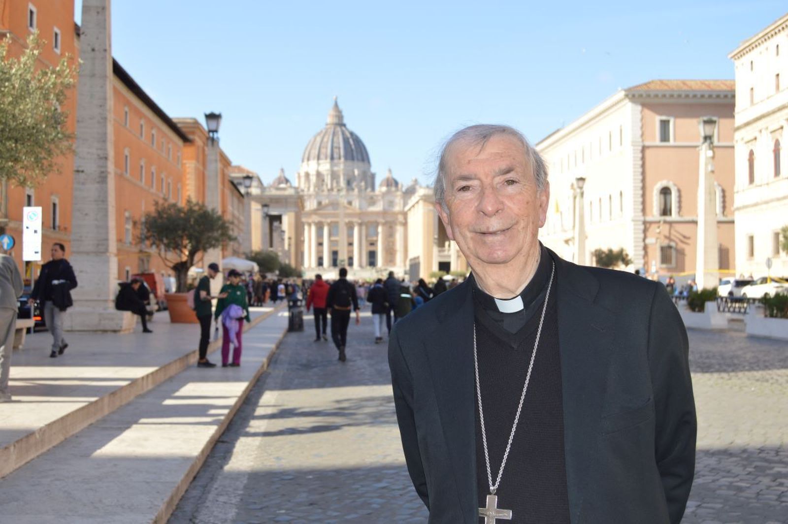 El obispo Salvador Giménez