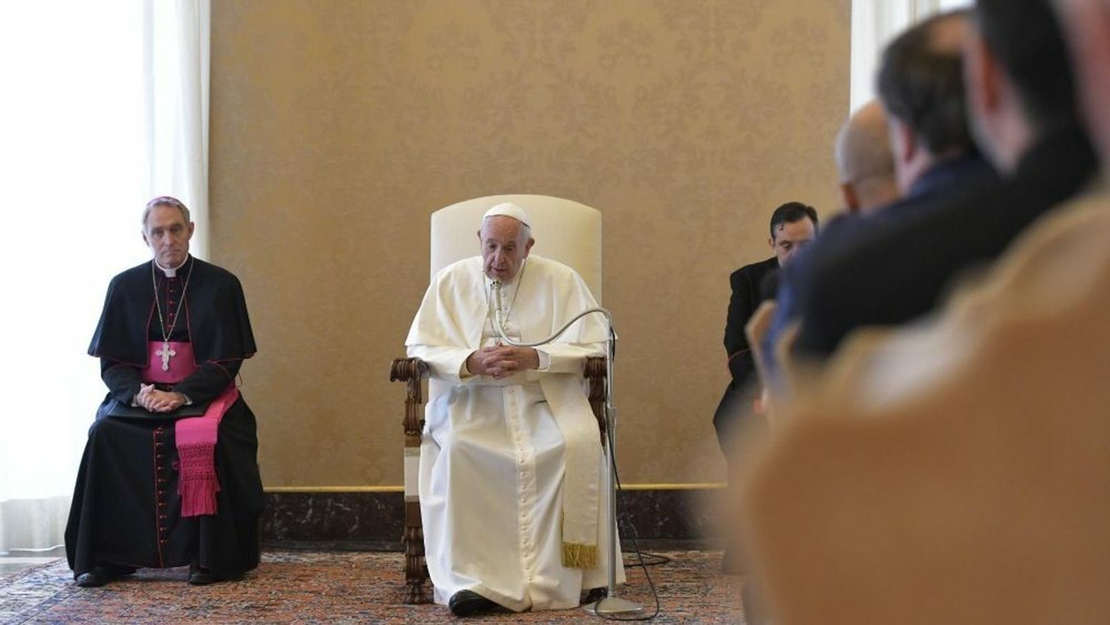 El Papa se "confiesa" con los scalibrinianos